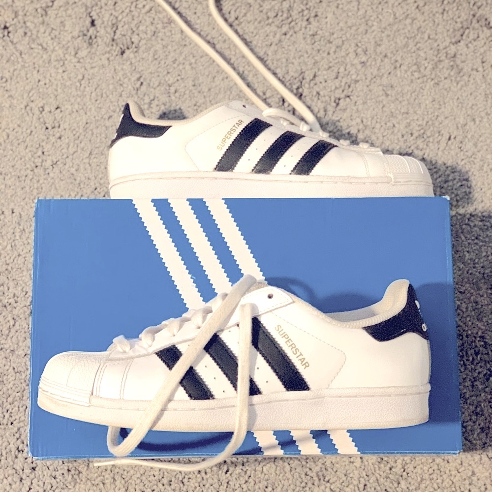 ❗️SOLD❗️Adidas Superstar W Leather Sneakers 🌷